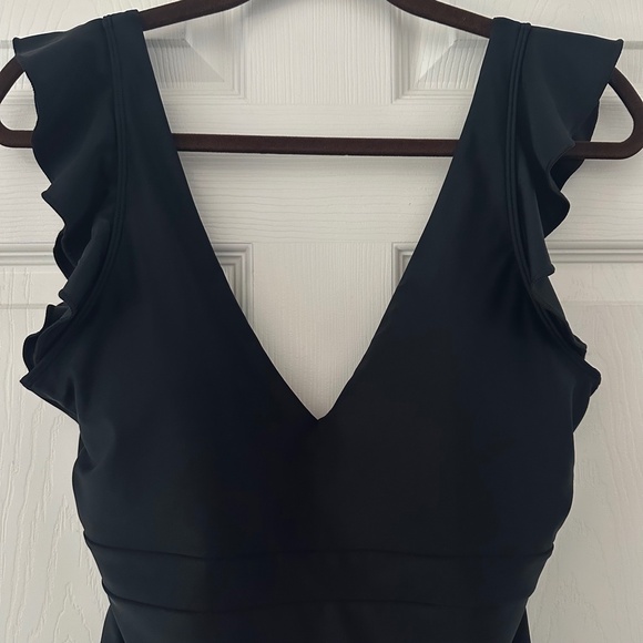 Summersalt The Ruffle Backflip One Piece Swimsuit Black Women's Size 6 - Picture 4 of 13